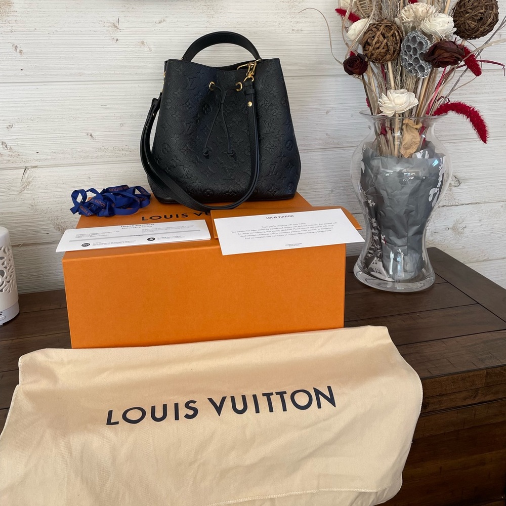 Louis Vitton Bucket Bag